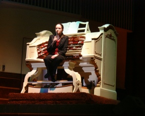 Catherine Drummond at the Worthing WurliTzer